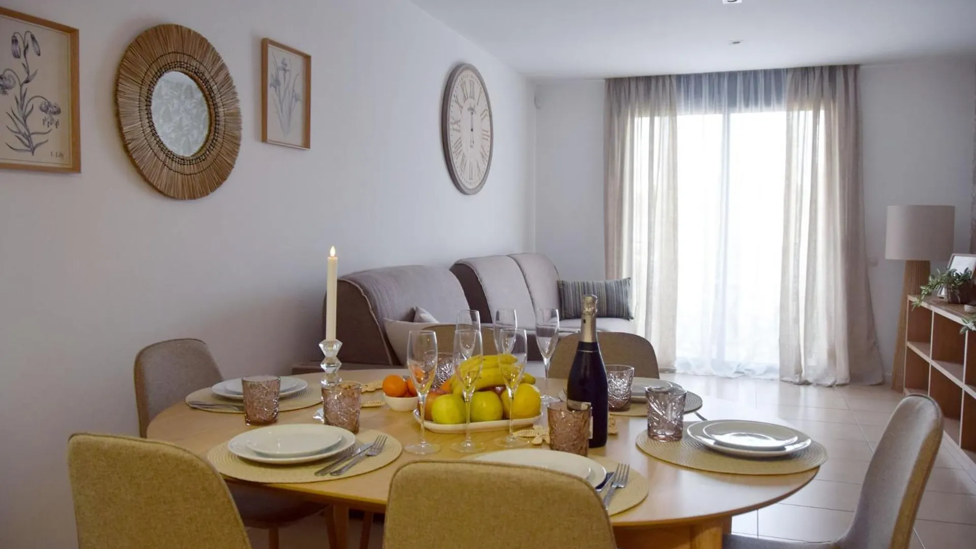Apartment Design Equipped リョレート・デ・マル